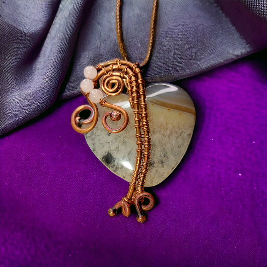 Heart necklace Agate Weaved in copper